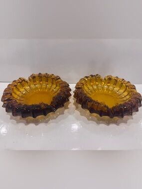 Pair Vintage Amber Glass Ashtrays Sunflower Flower Ruffled Edge 5.5”